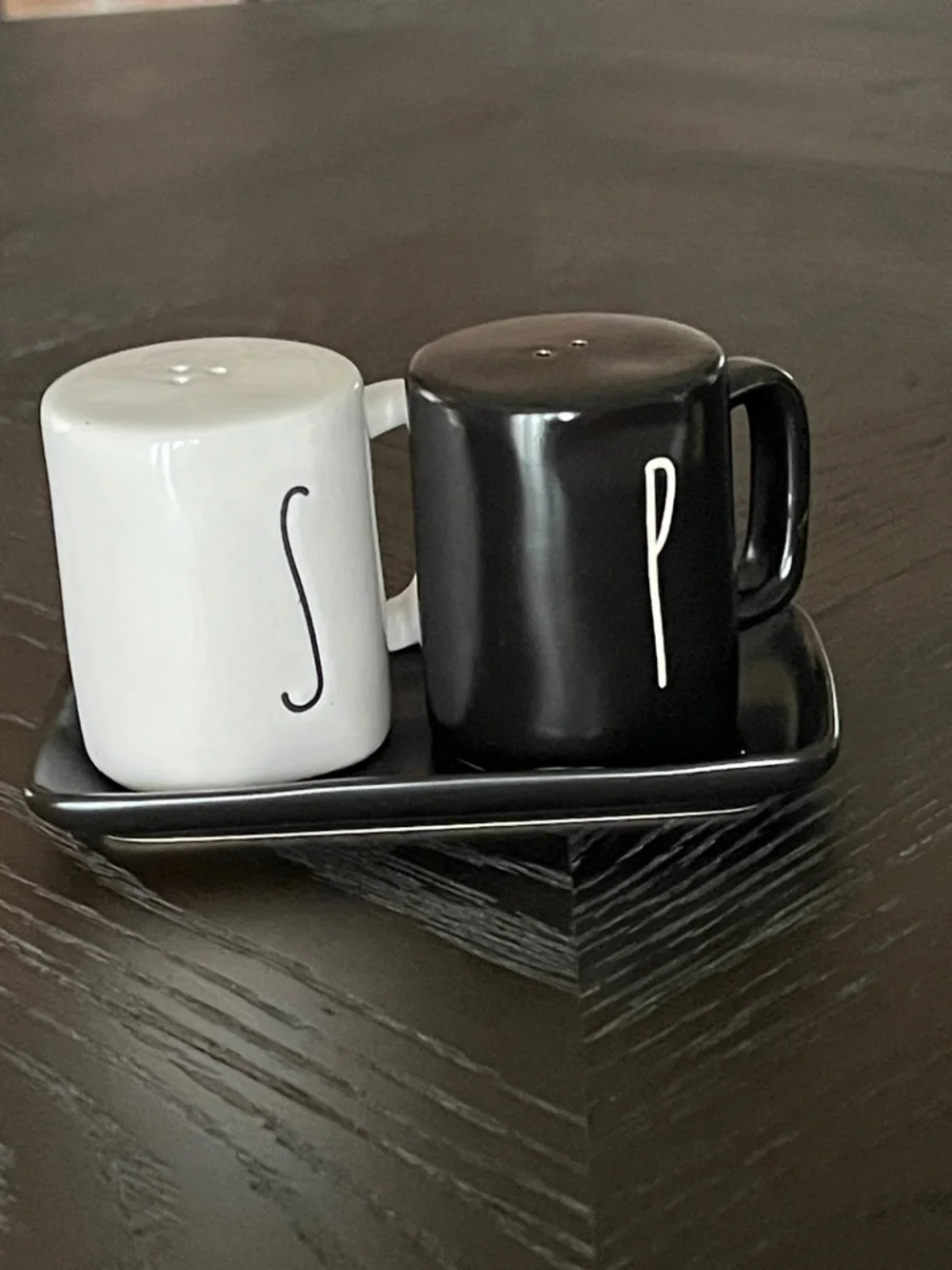 Rae Dunn Salt & Pepper Shakers.